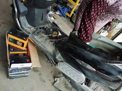 电动车蓄电池用多久需要换新 加补充液管用吗